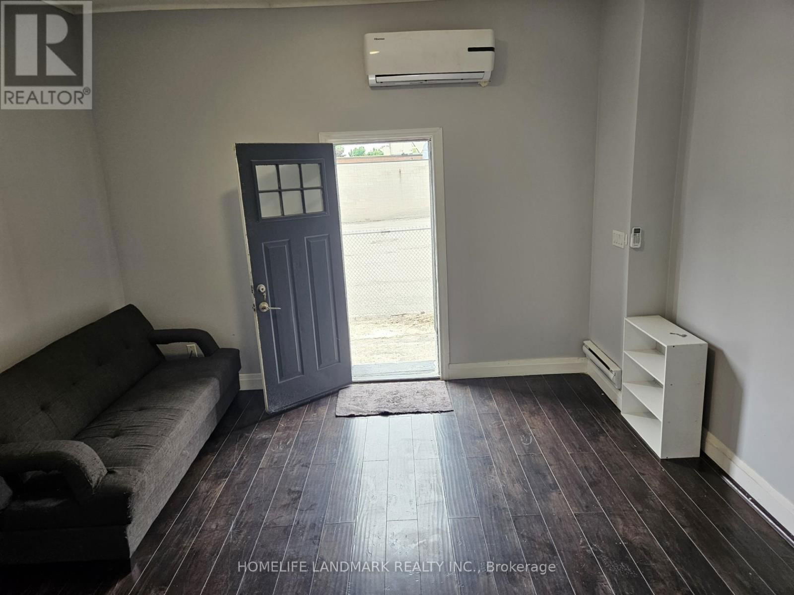 3B Albany - 451 SIMCOE STREET SOUTH Image 19