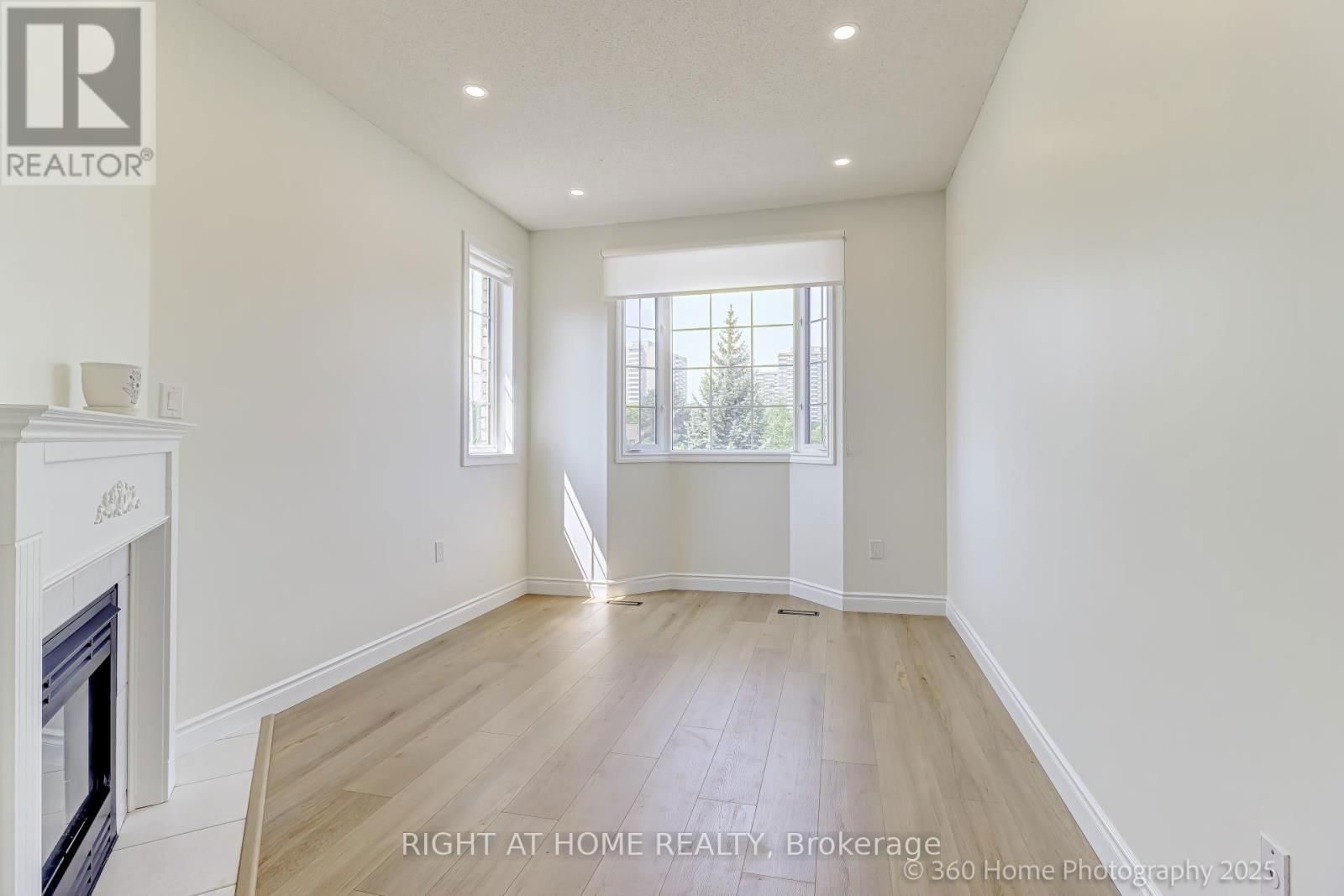 1 BIRCHCREST COURT Image 11