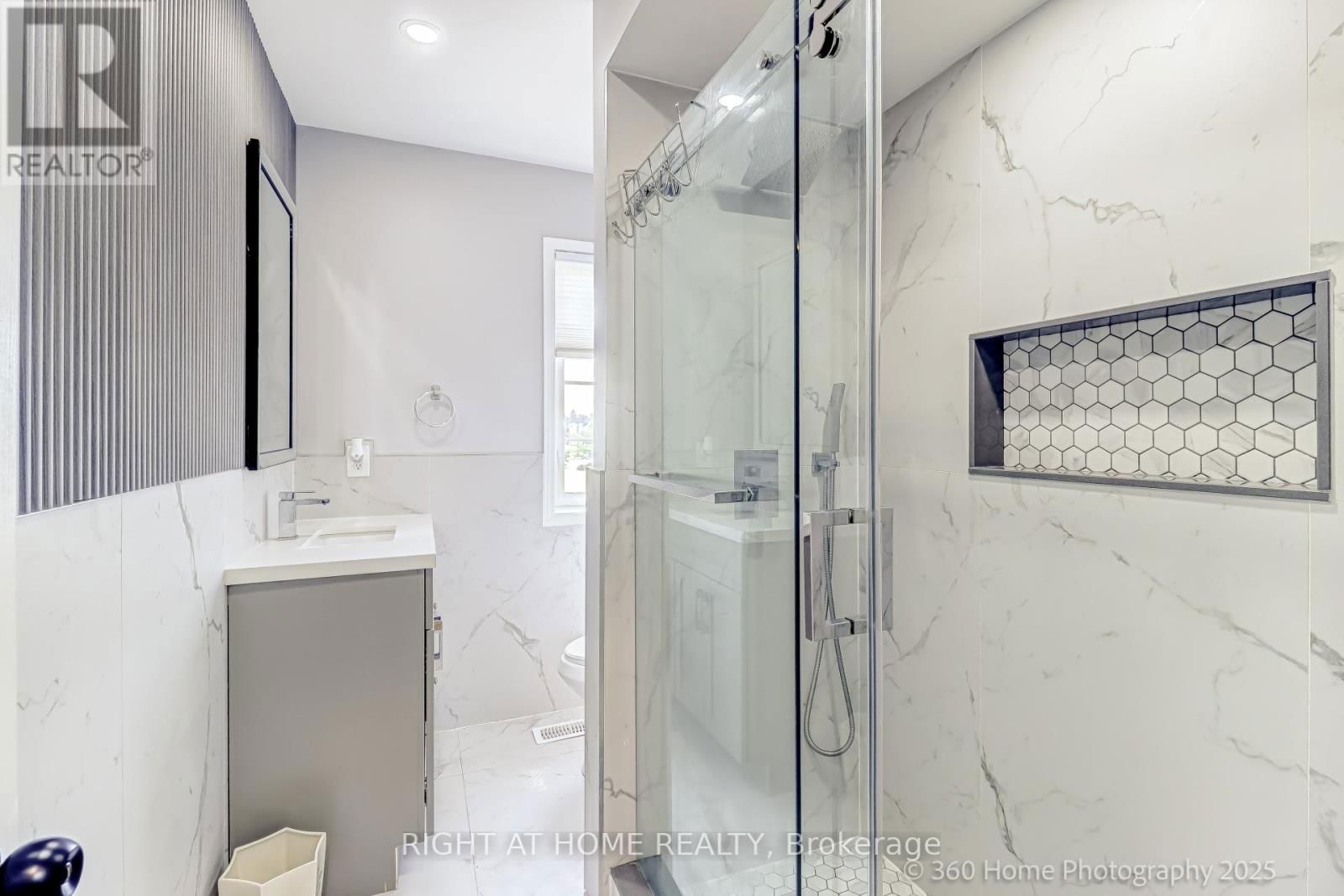 1 BIRCHCREST COURT Image 13