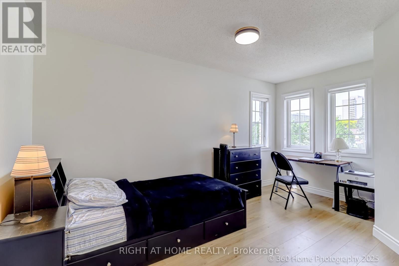 1 BIRCHCREST COURT Image 18