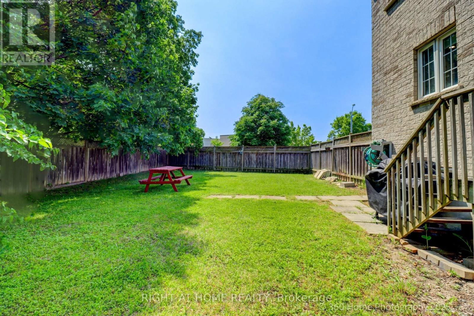 1 BIRCHCREST COURT Image 19