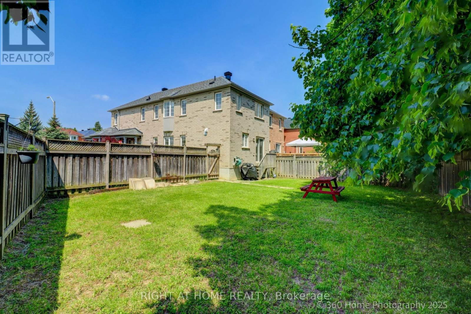 1 BIRCHCREST COURT Image 20