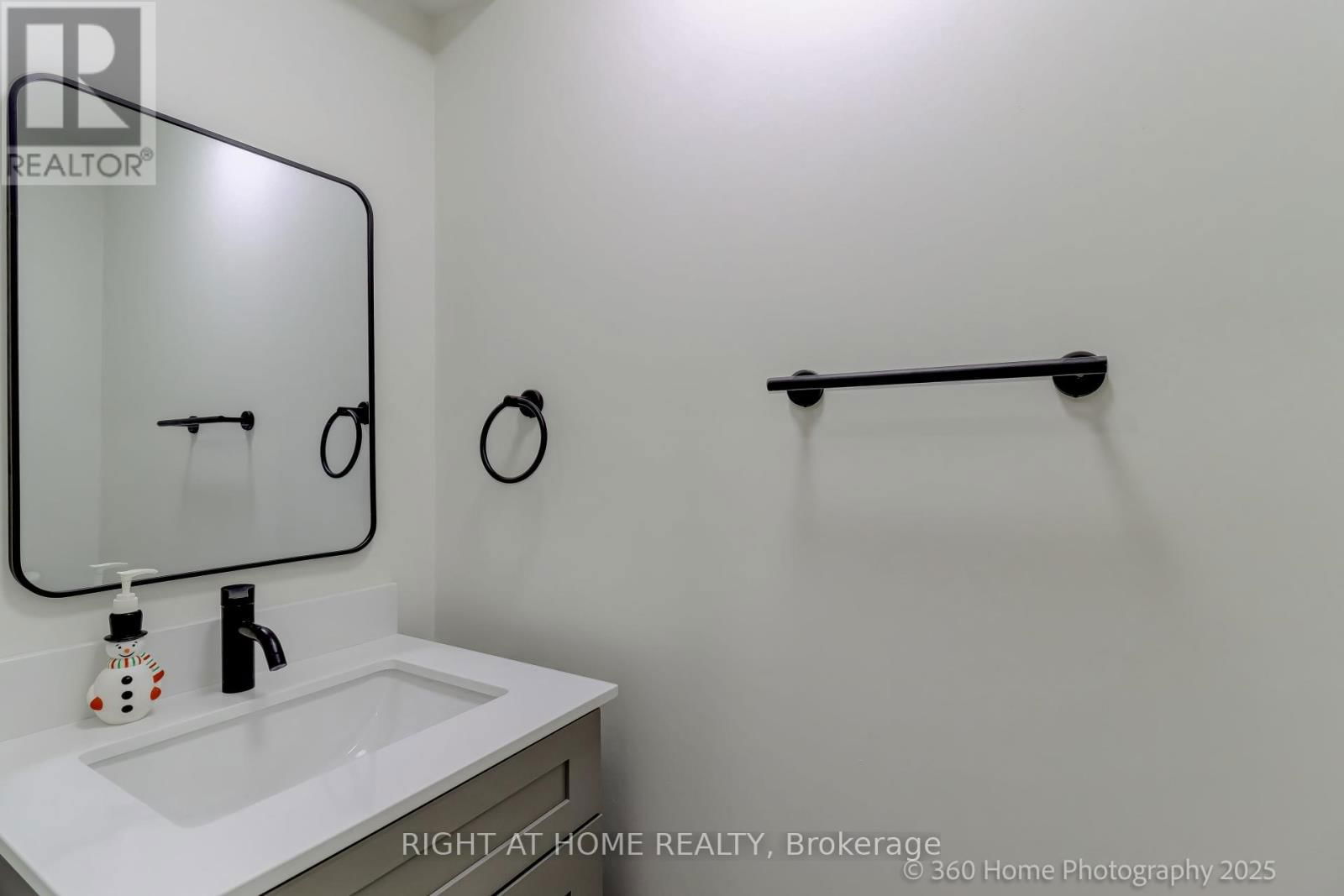 1 BIRCHCREST COURT Image 9
