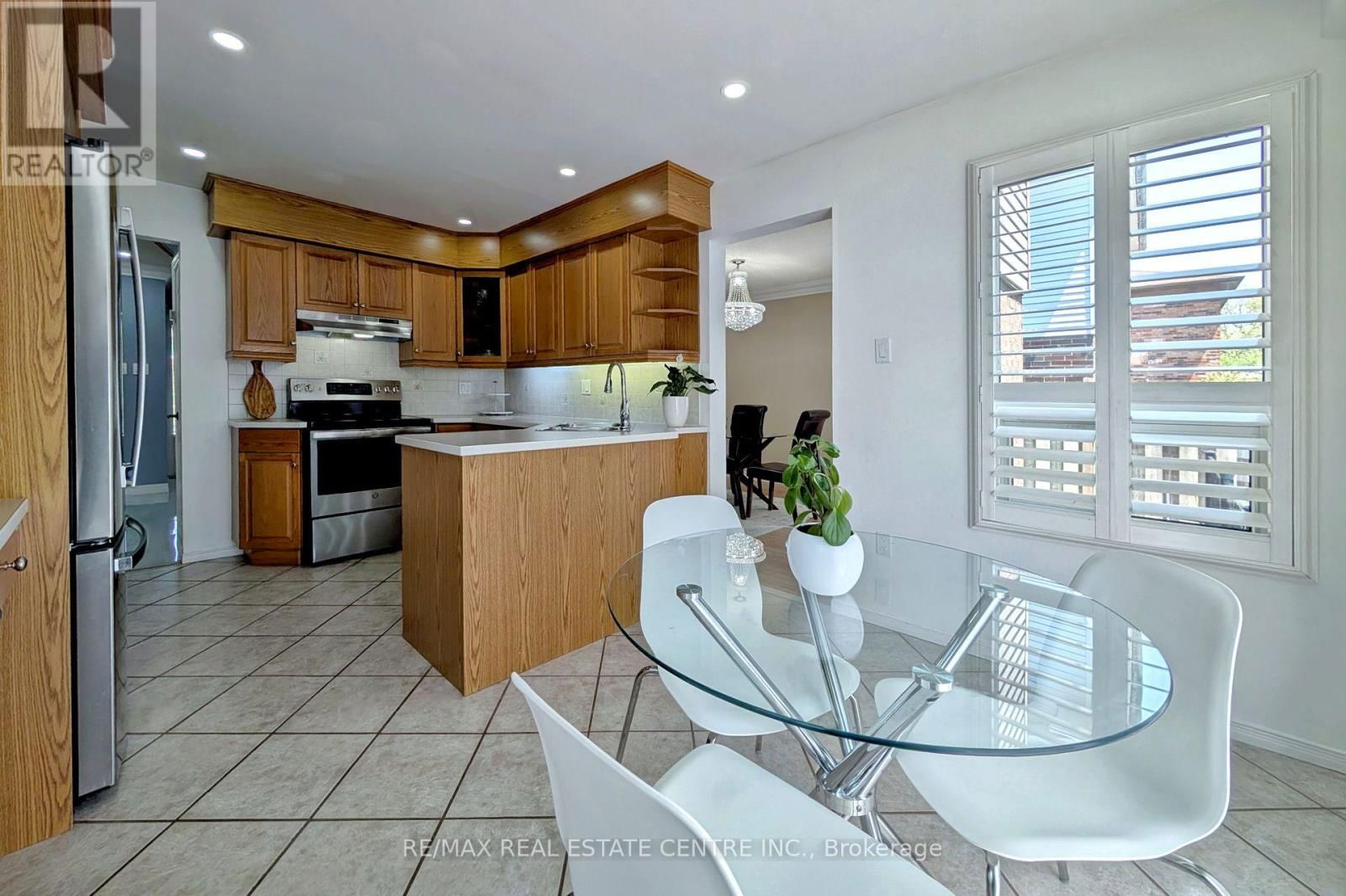 105 ROLLO DRIVE Image 10