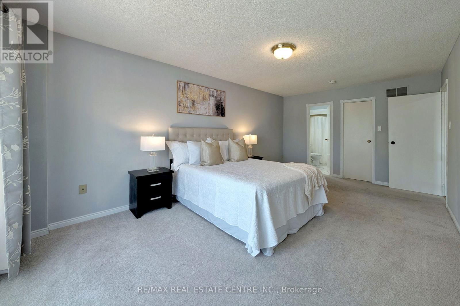 105 ROLLO DRIVE Image 13