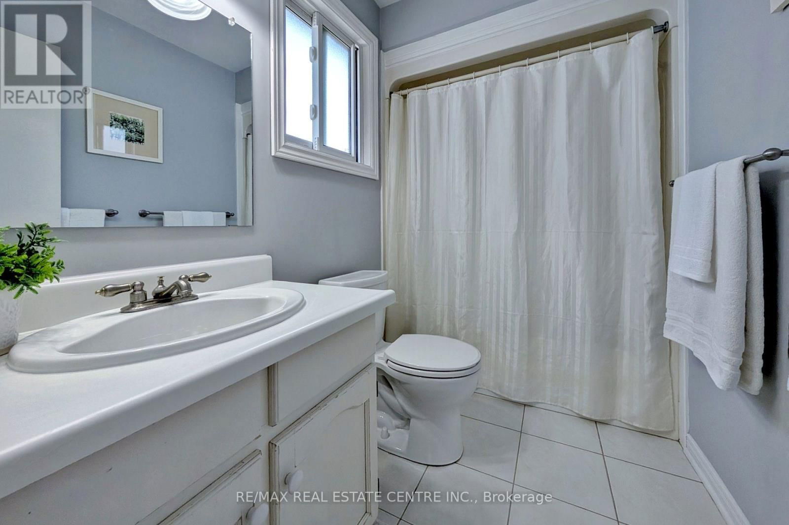105 ROLLO DRIVE Image 14