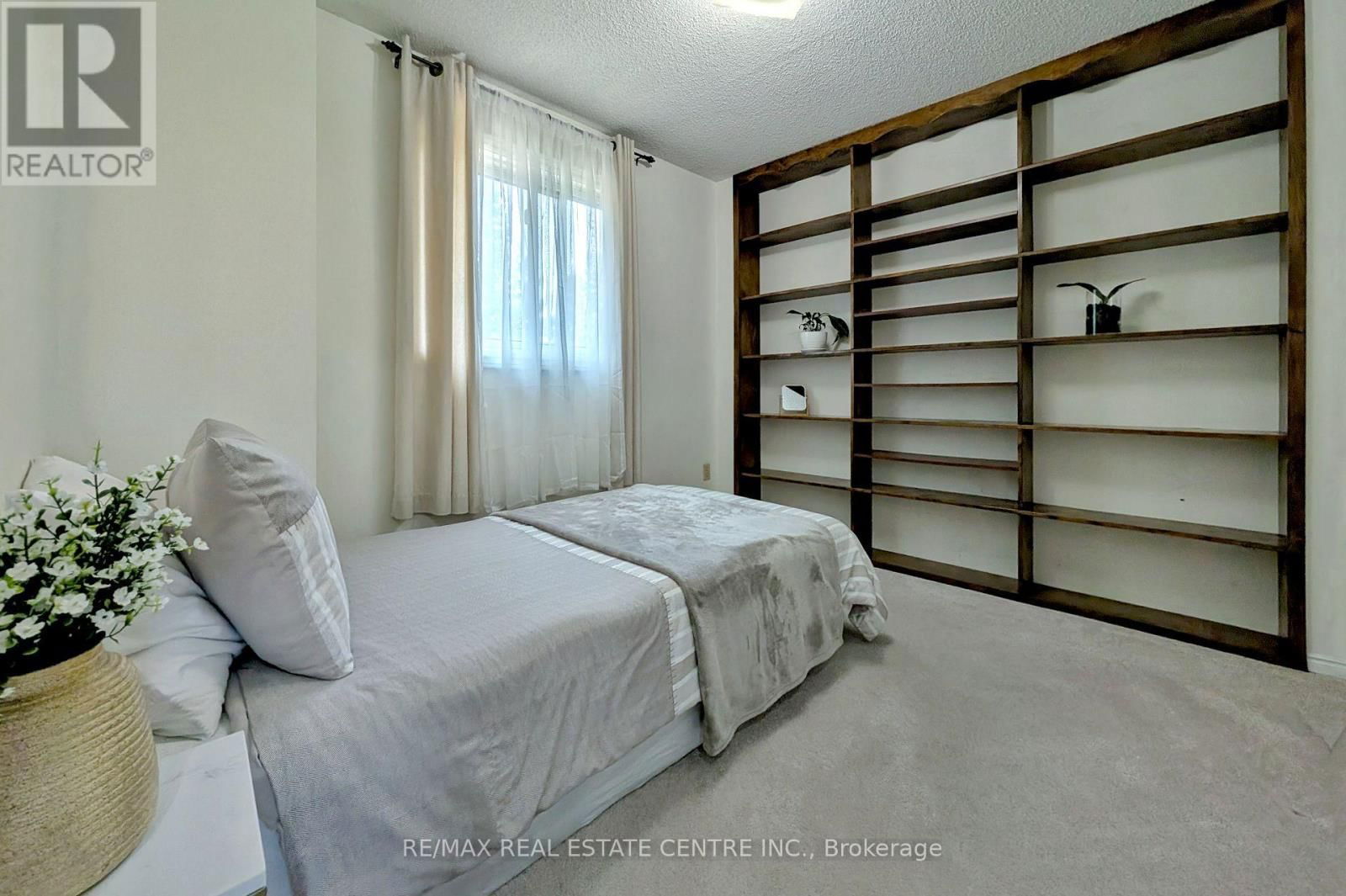 105 ROLLO DRIVE Image 17