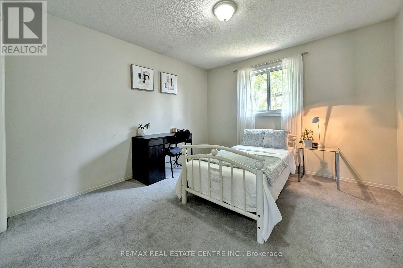 105 ROLLO DRIVE Image 18