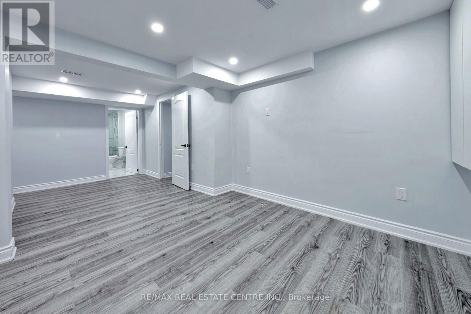 105 ROLLO DRIVE Image 22