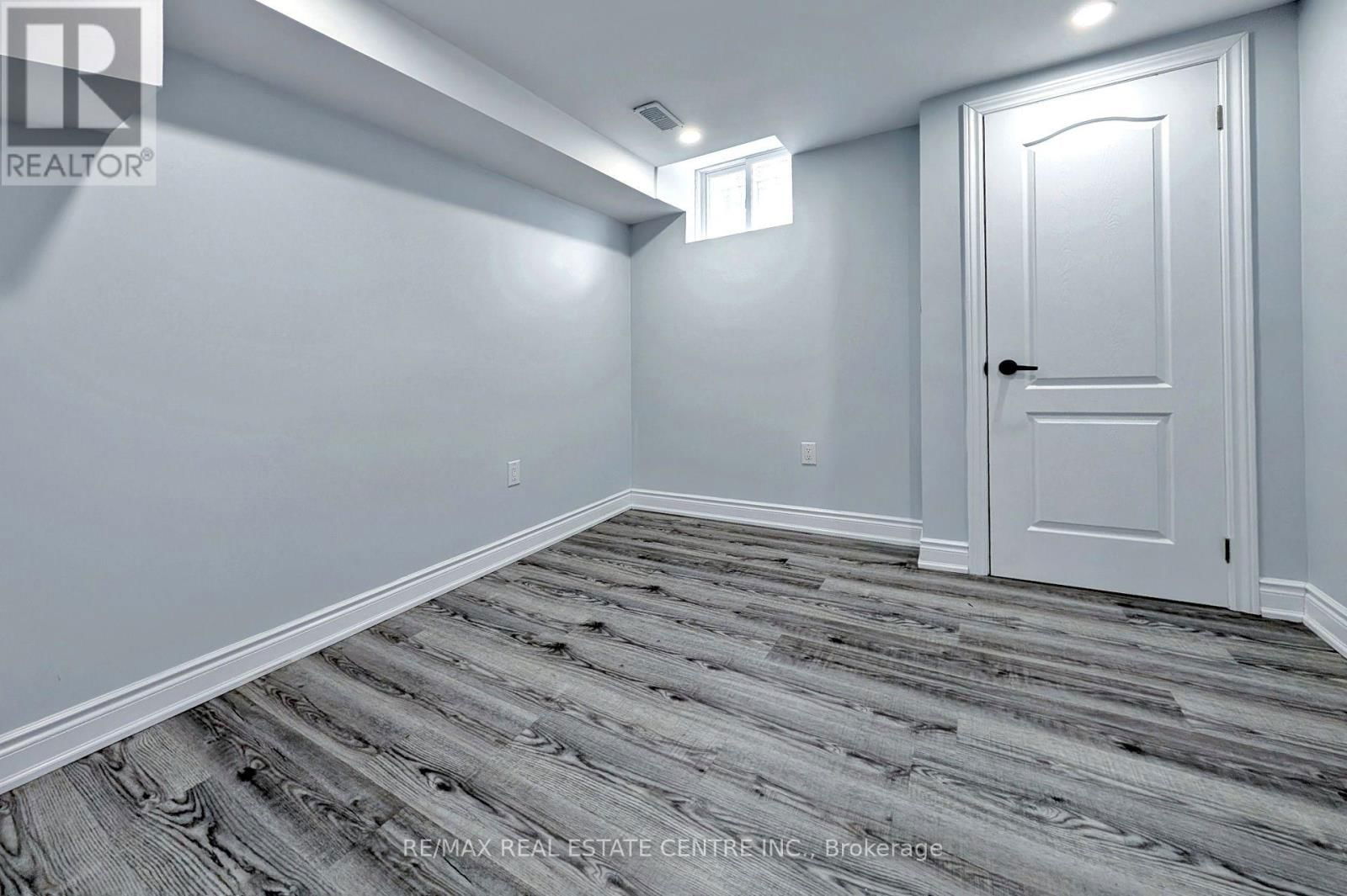 105 ROLLO DRIVE Image 24