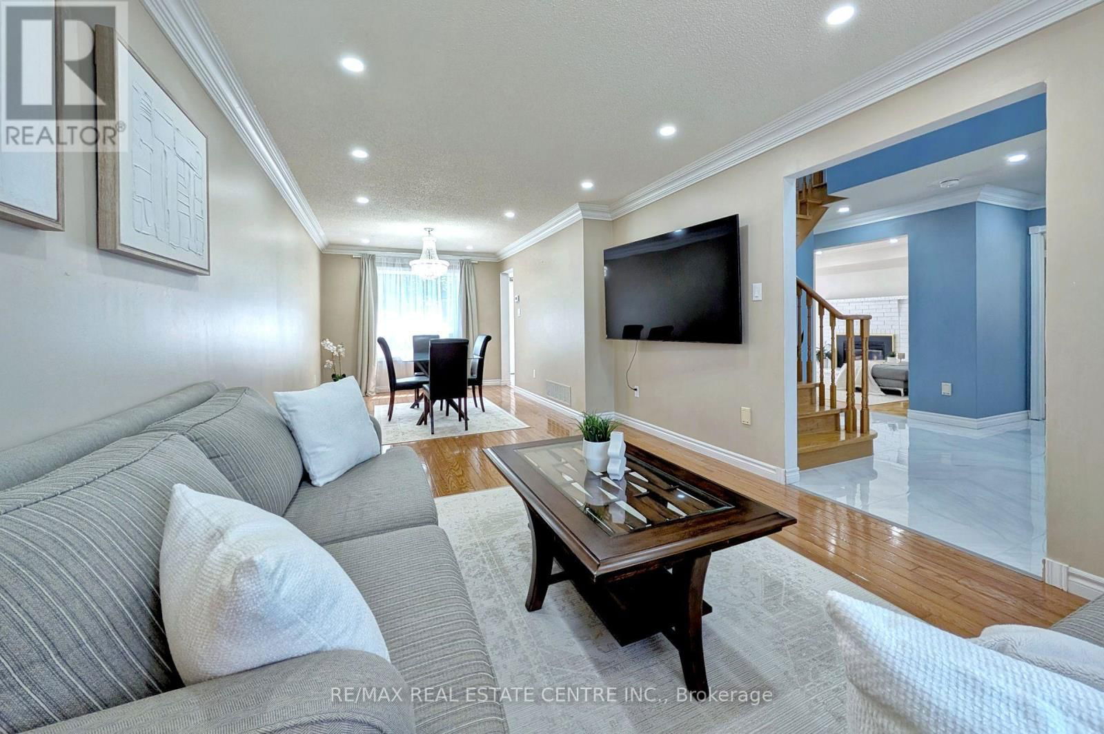 105 ROLLO DRIVE Image 6