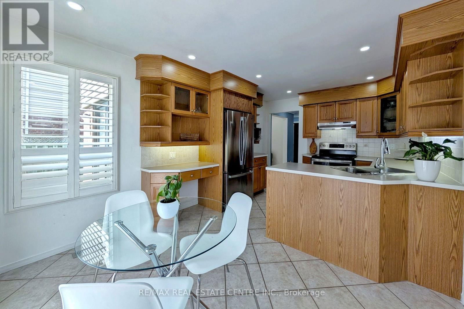 105 ROLLO DRIVE Image 8