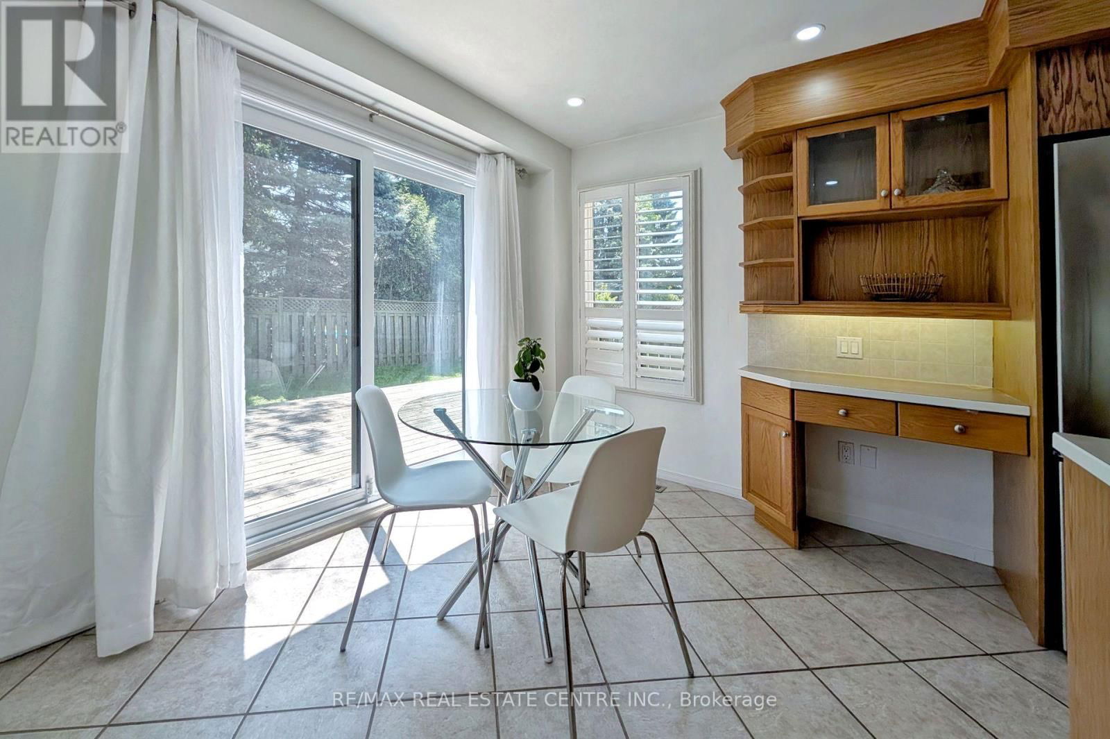 105 ROLLO DRIVE Image 9