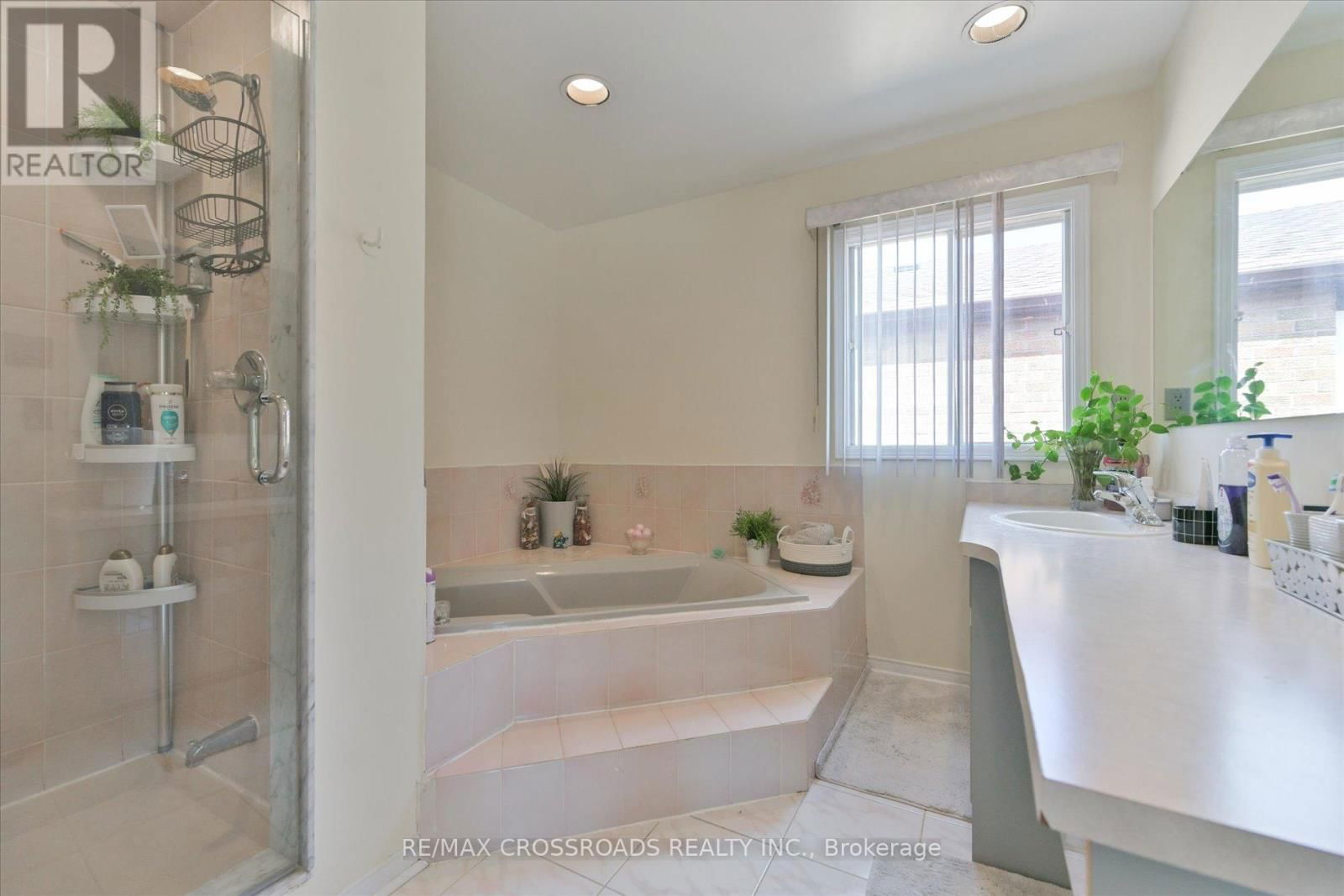 6 GLENHEATHER TERRACE Image 32