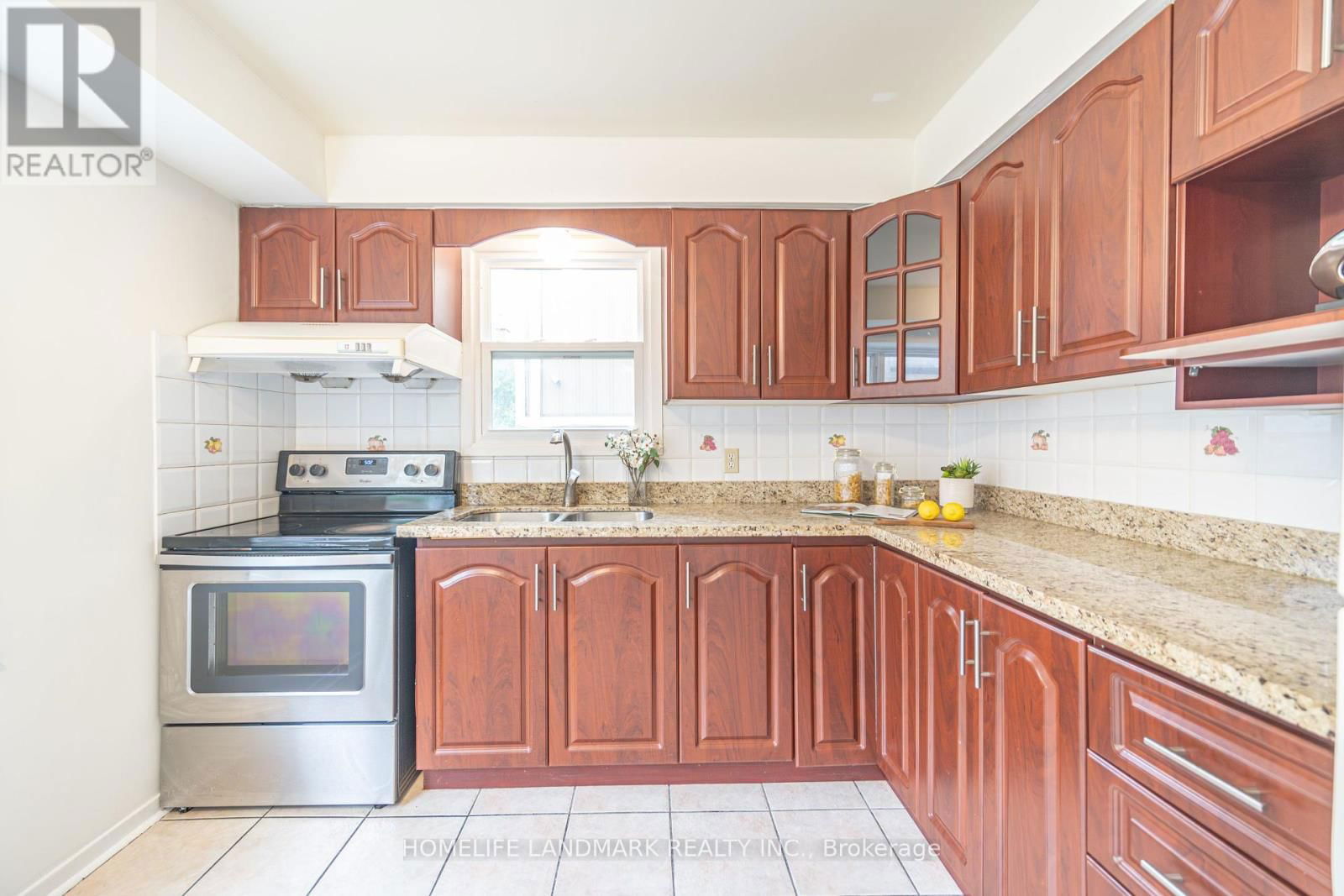 98 ECCLESFIELD DRIVE Image 12