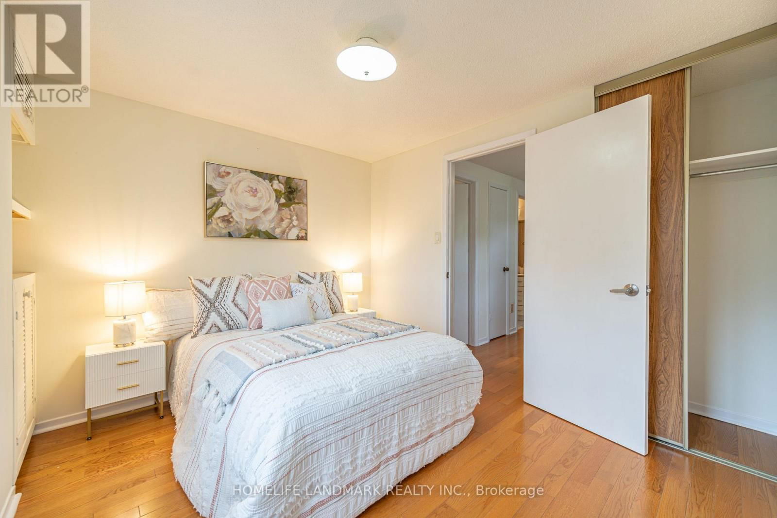 98 ECCLESFIELD DRIVE Image 23