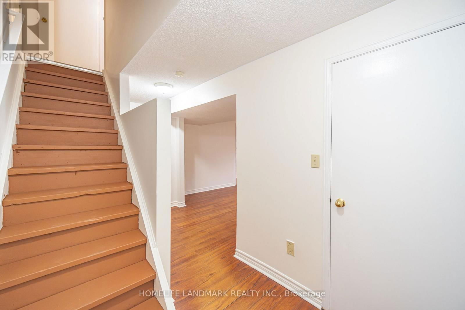 98 ECCLESFIELD DRIVE Image 25