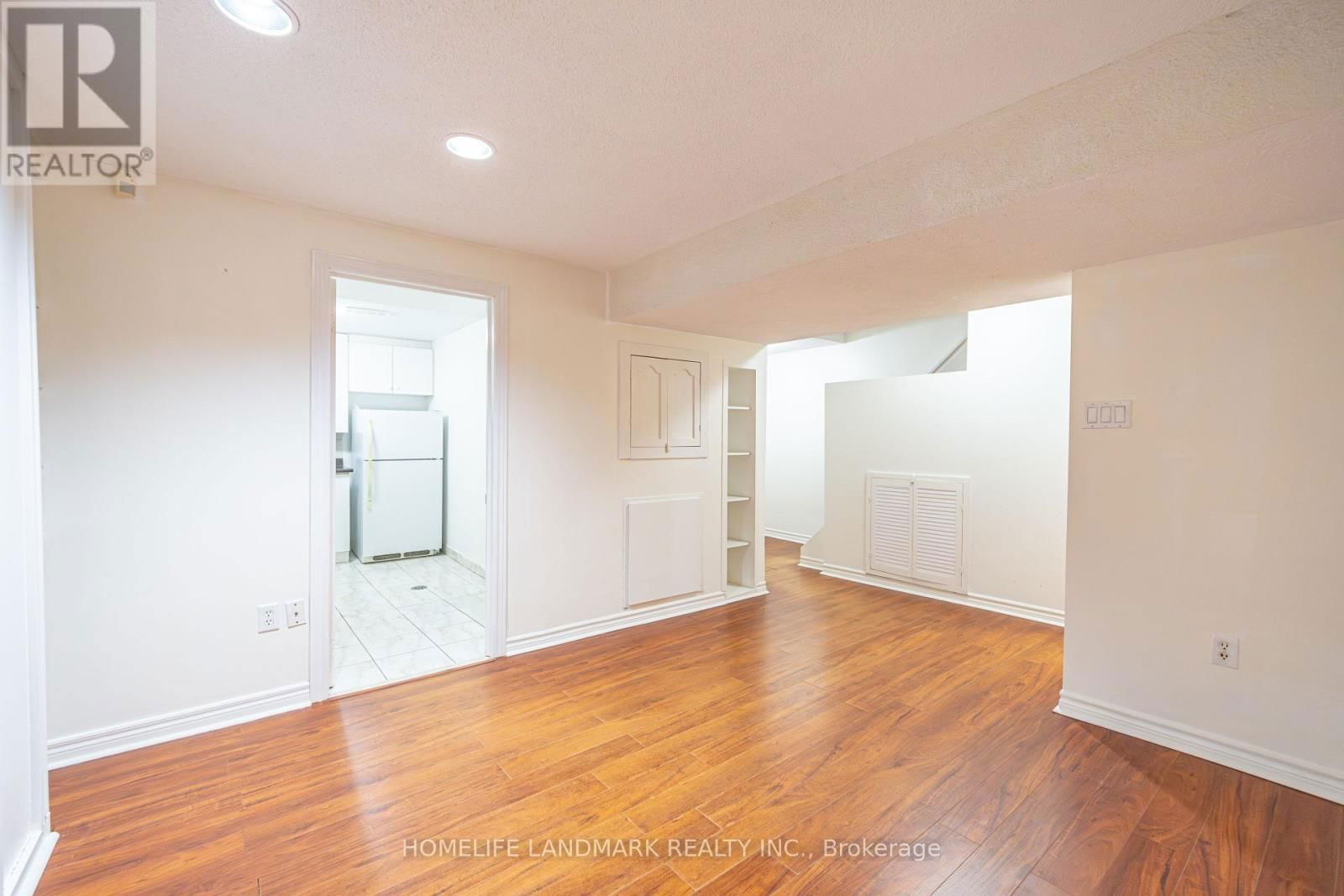 98 ECCLESFIELD DRIVE Image 27