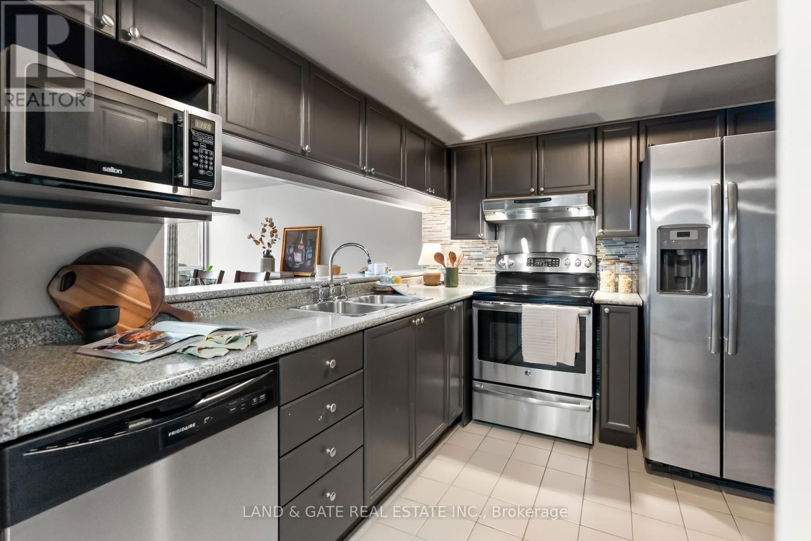 112 - 25 CUMBERLAND LANE Image 10