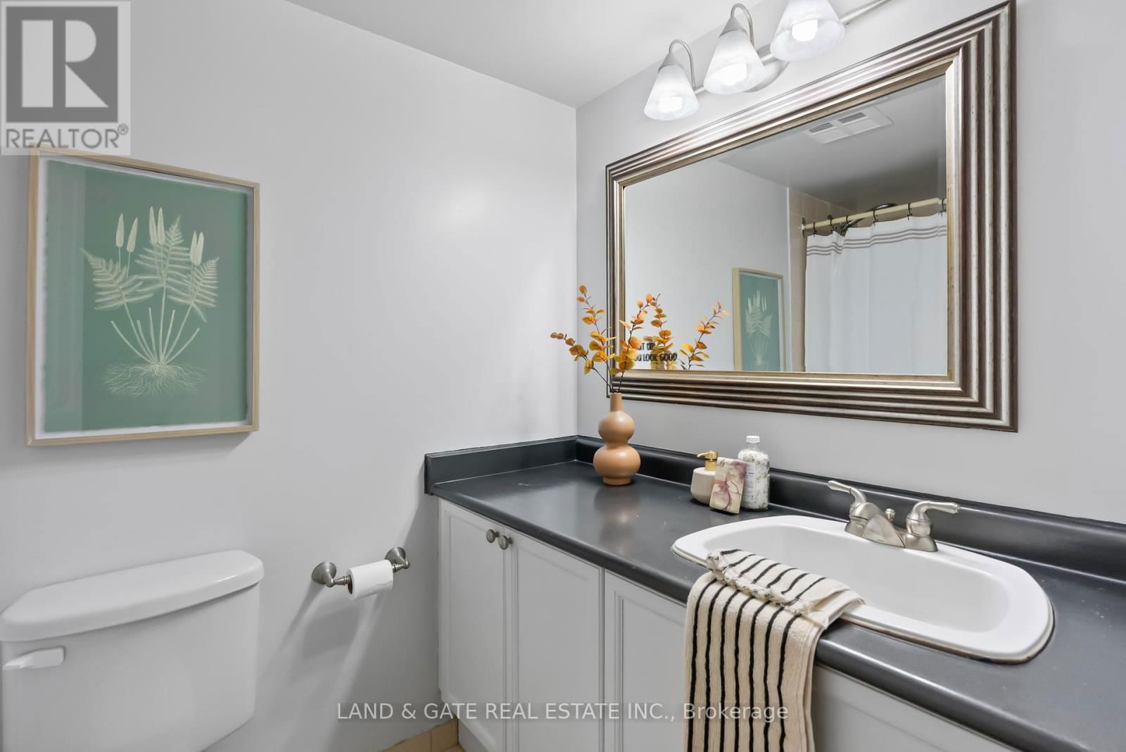 112 - 25 CUMBERLAND LANE Image 16
