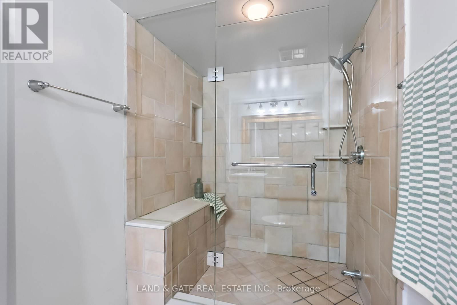 112 - 25 CUMBERLAND LANE Image 23