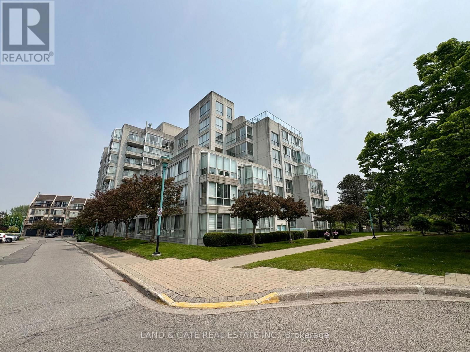 112 - 25 CUMBERLAND LANE Image 36