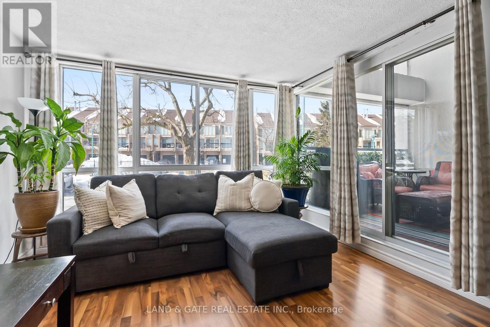 112 - 25 CUMBERLAND LANE Image 7