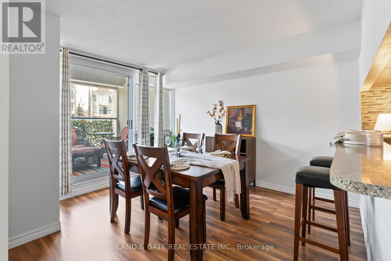 112 - 25 CUMBERLAND LANE Image 8