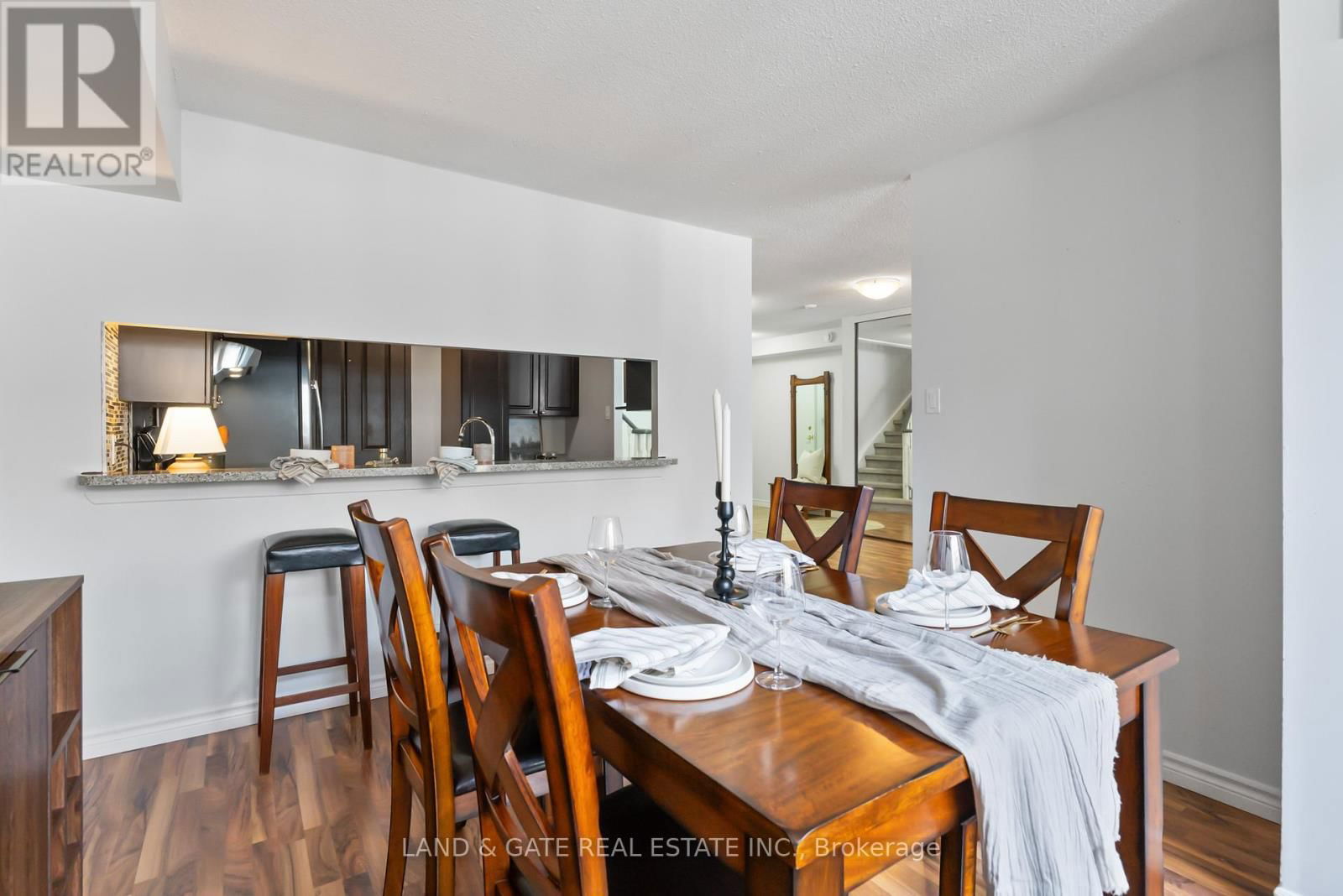 112 - 25 CUMBERLAND LANE Image 9