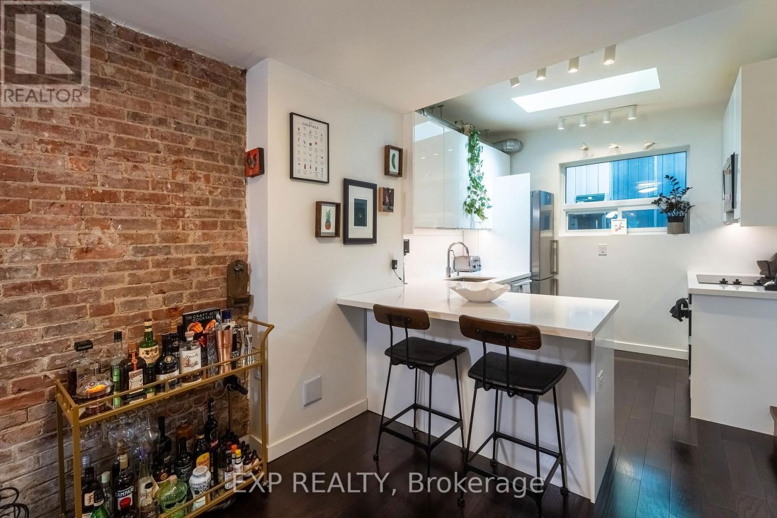 819 CRAVEN ROAD Image 10