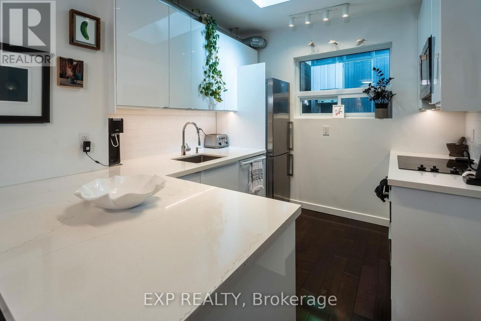819 CRAVEN ROAD Image 13