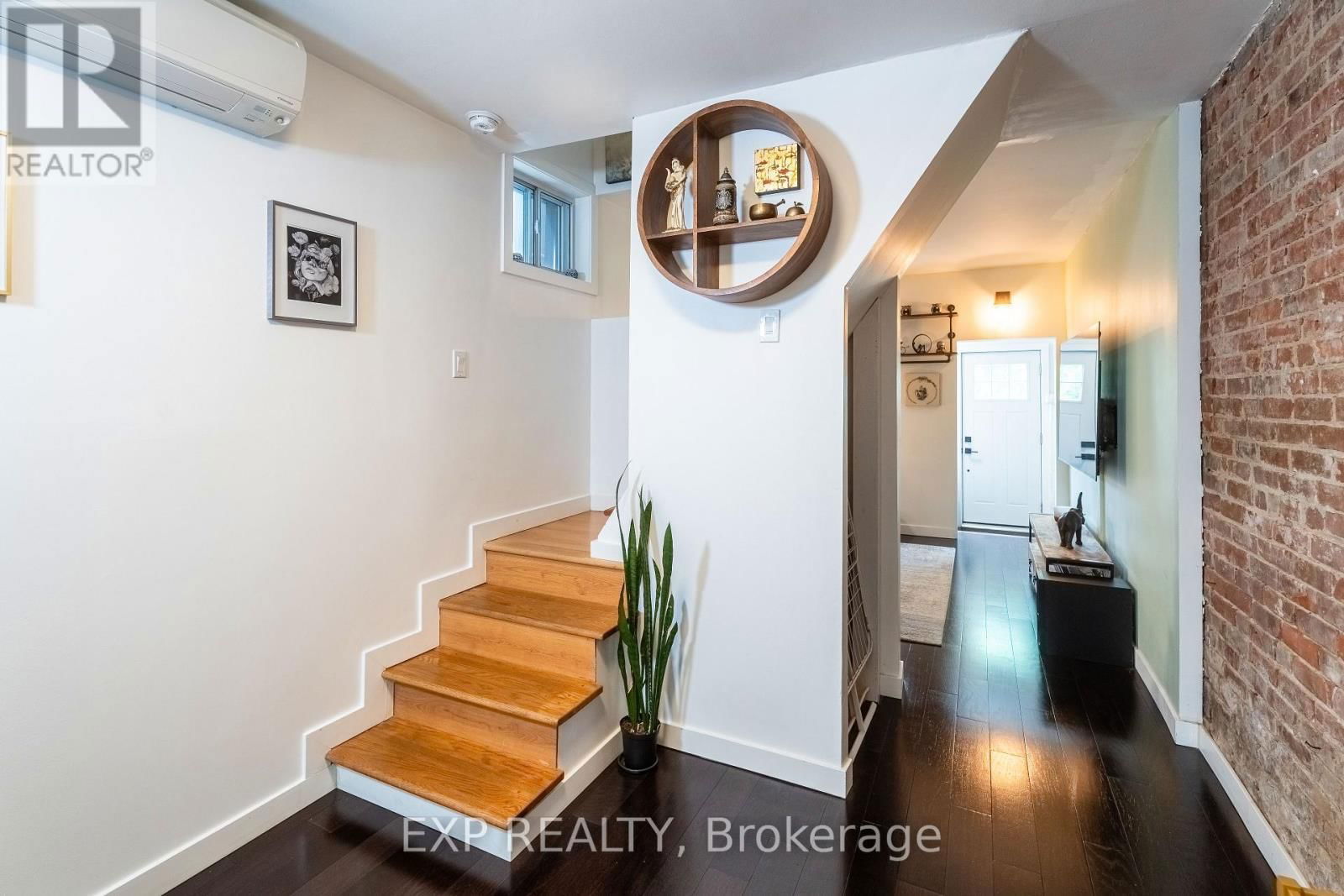 819 CRAVEN ROAD Image 18