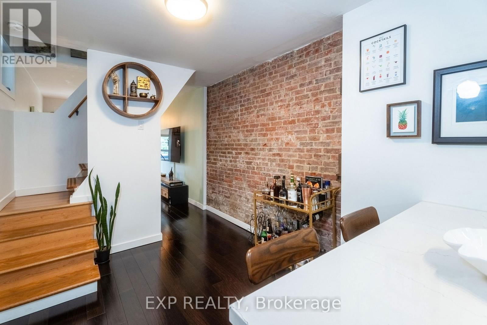 819 CRAVEN ROAD Image 19