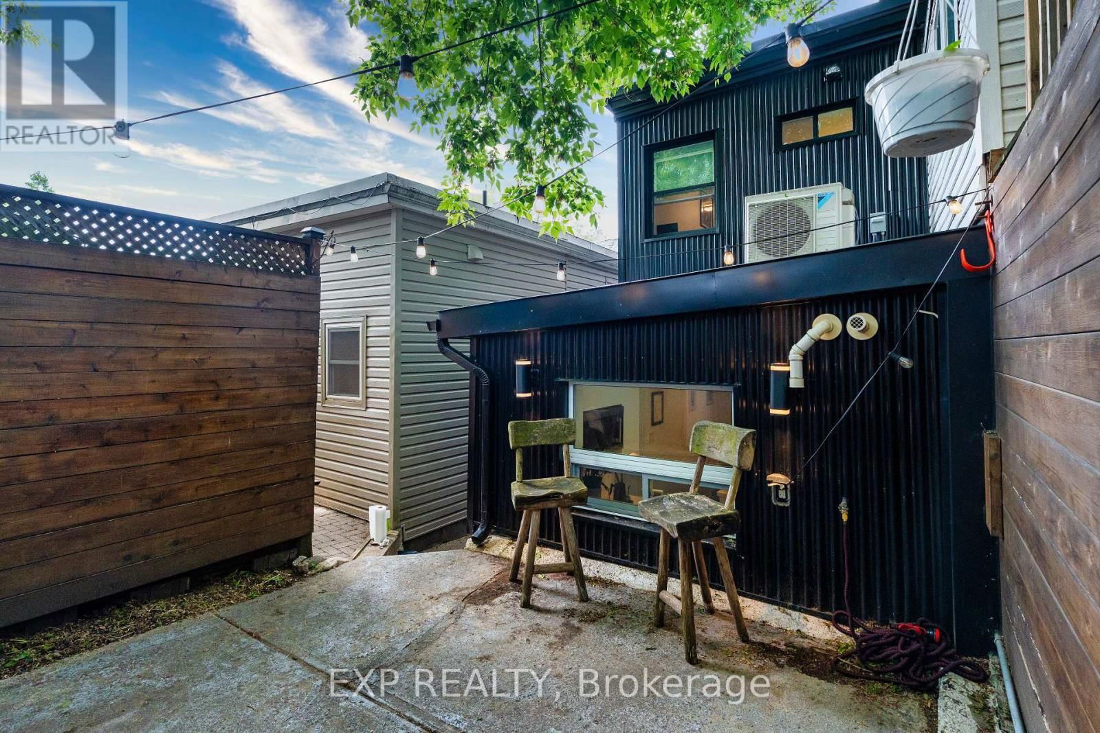 819 CRAVEN ROAD Image 31