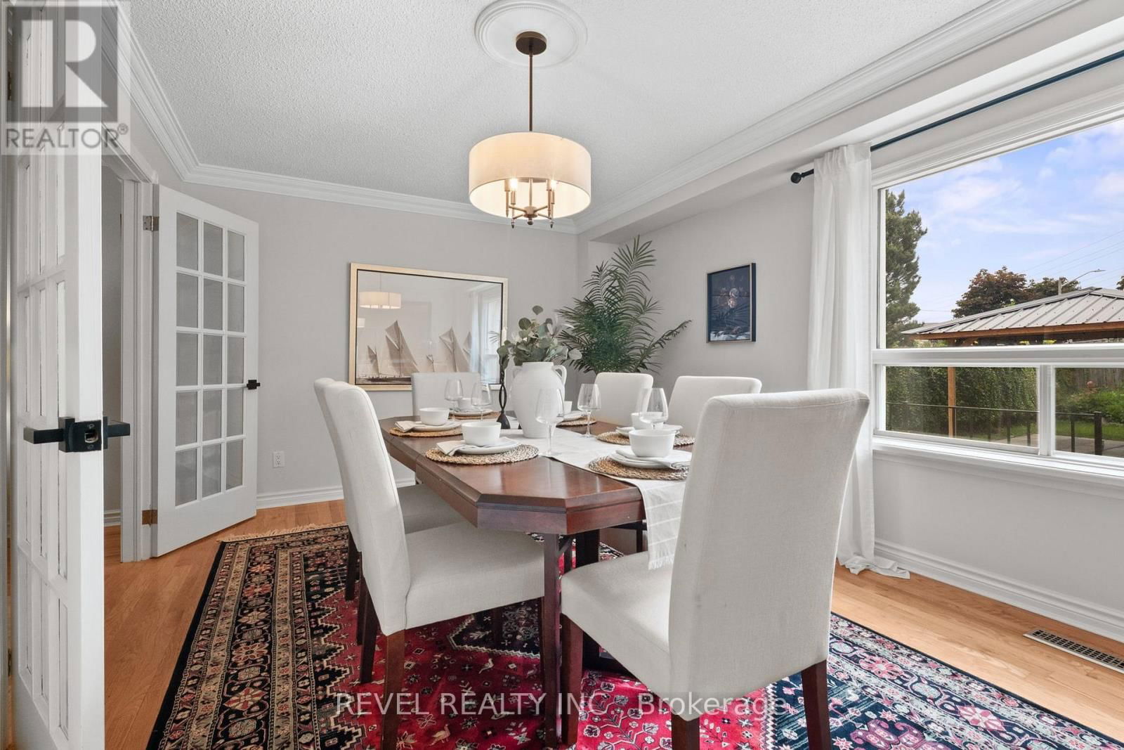 2 PATTERSON CRESCENT Image 16