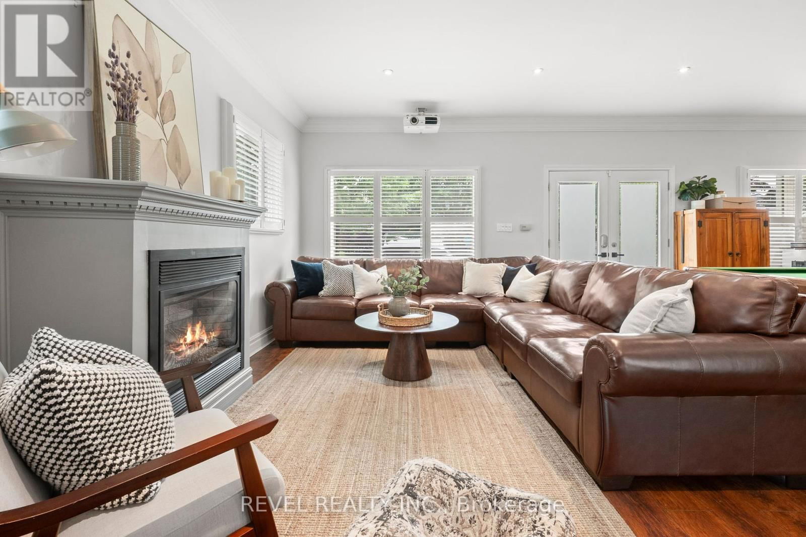 2 PATTERSON CRESCENT Image 20