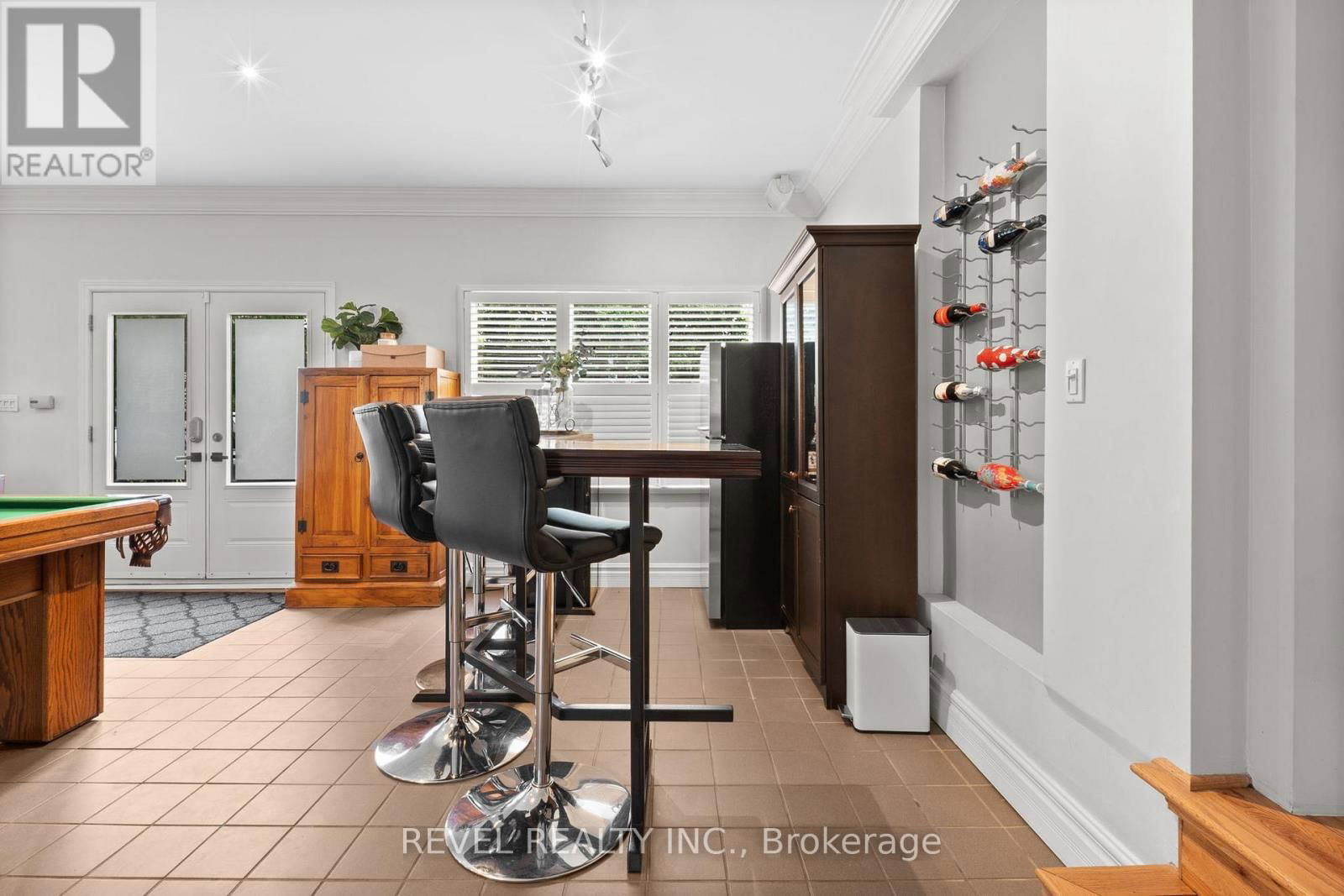 2 PATTERSON CRESCENT Image 24