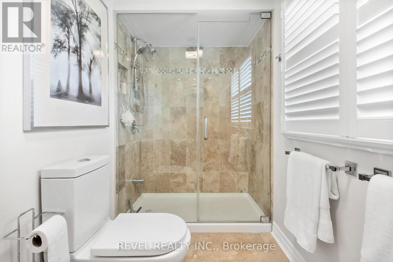 2 PATTERSON CRESCENT Image 29