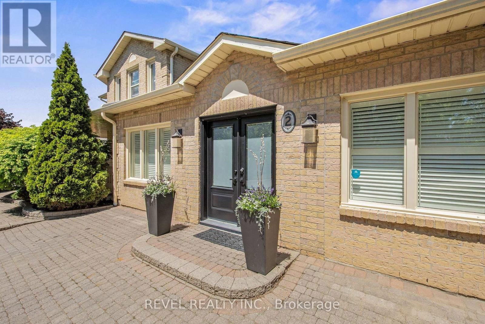2 PATTERSON CRESCENT Image 3