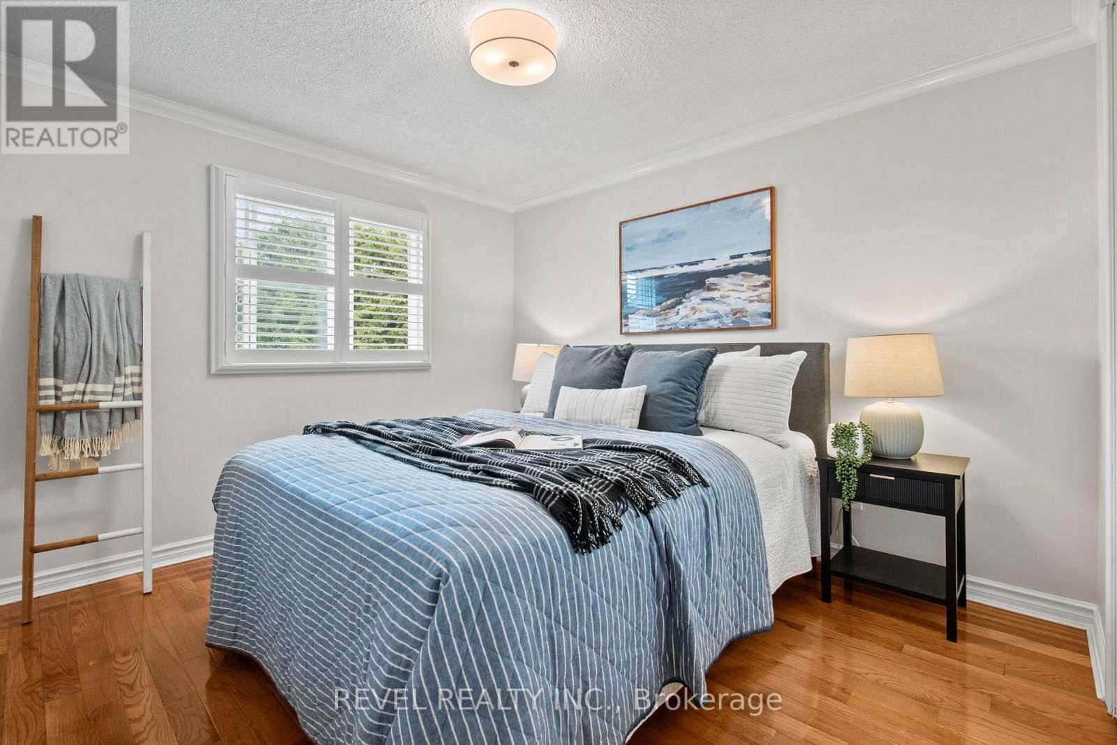 2 PATTERSON CRESCENT Image 30