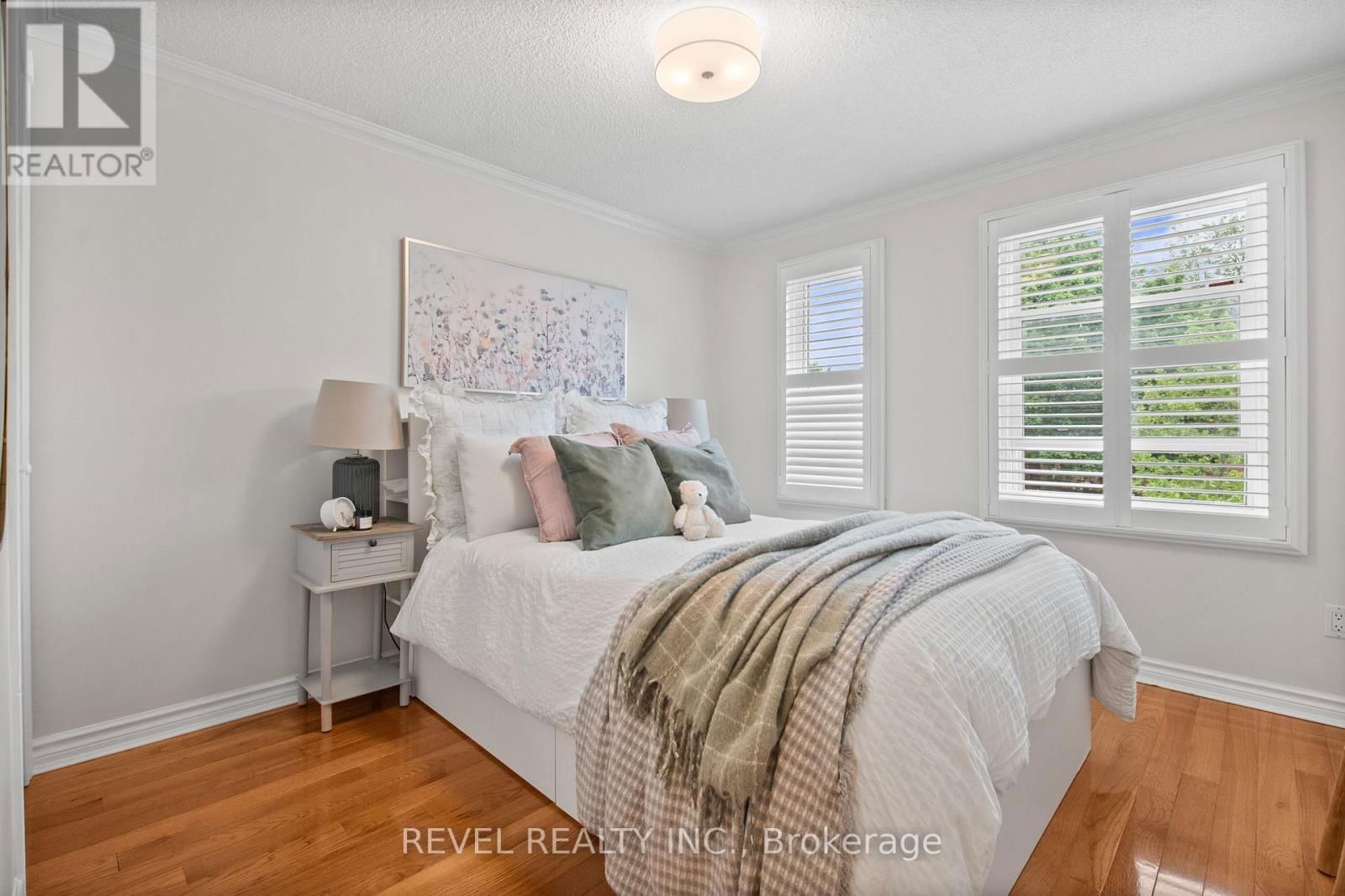2 PATTERSON CRESCENT Image 31