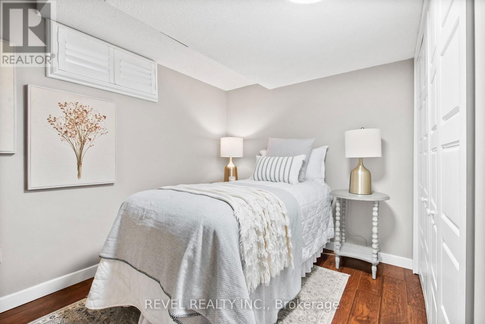 2 PATTERSON CRESCENT Image 38