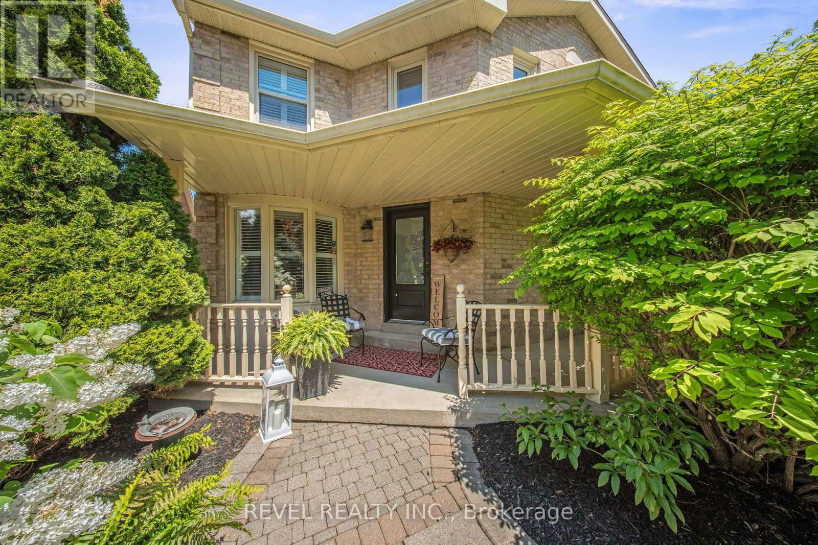 2 PATTERSON CRESCENT Image 4