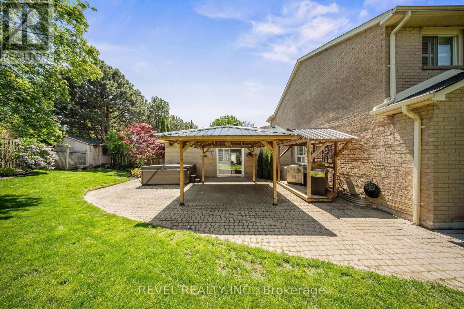 2 PATTERSON CRESCENT Image 41