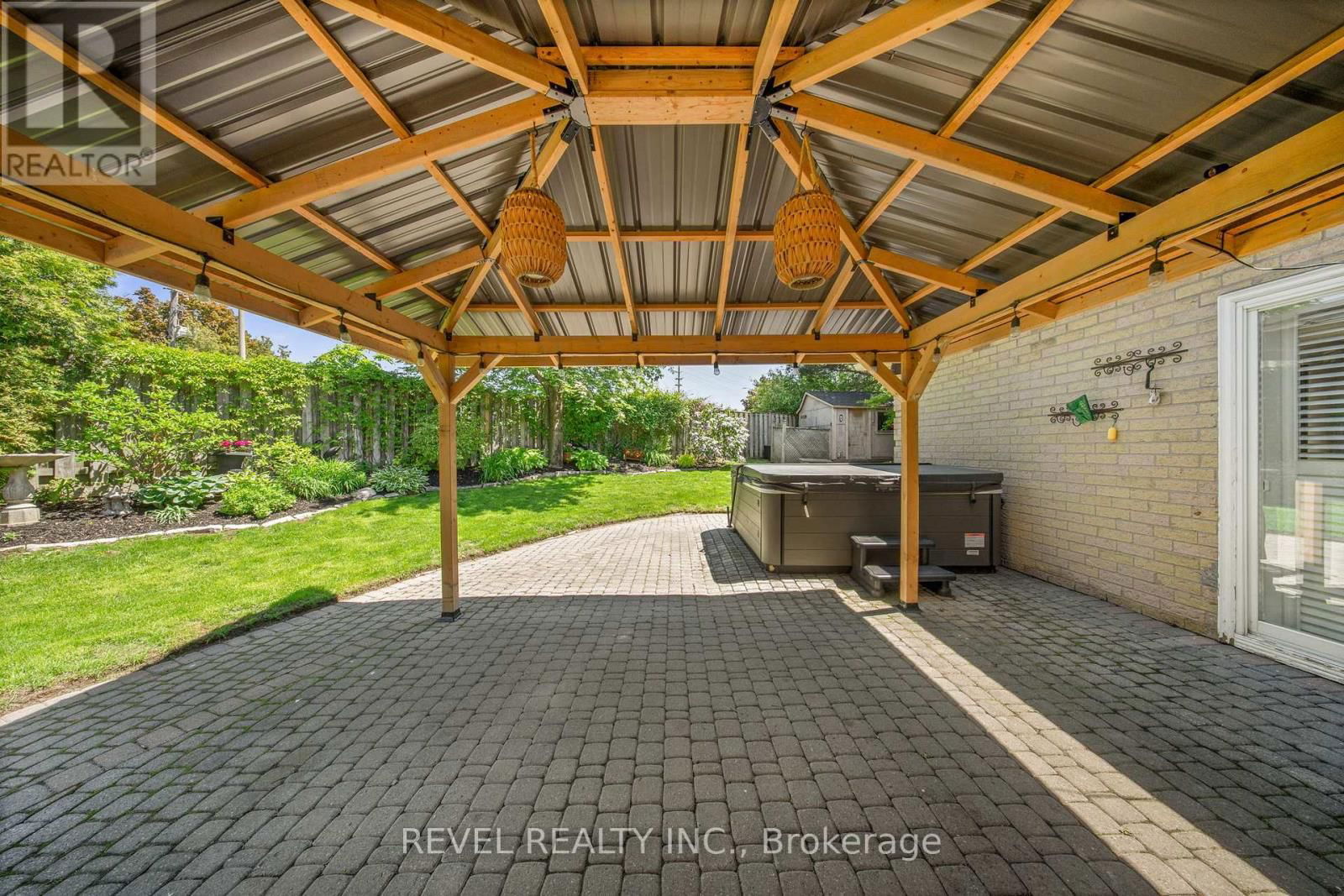 2 PATTERSON CRESCENT Image 42