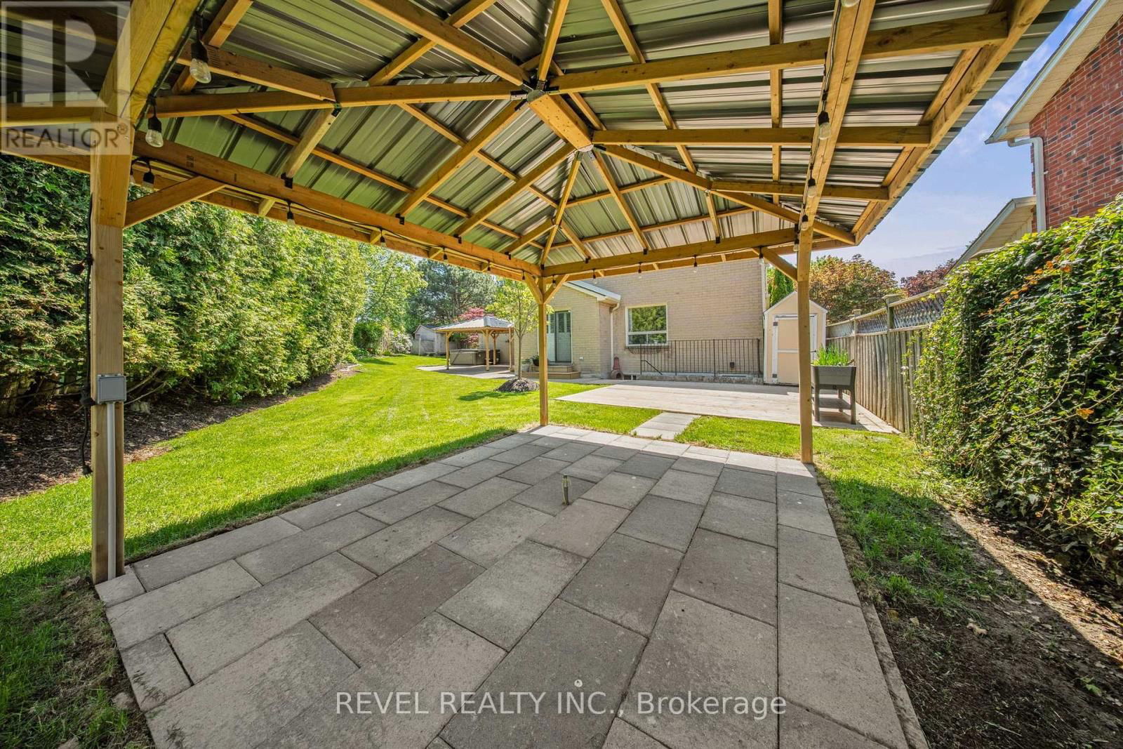 2 PATTERSON CRESCENT Image 44