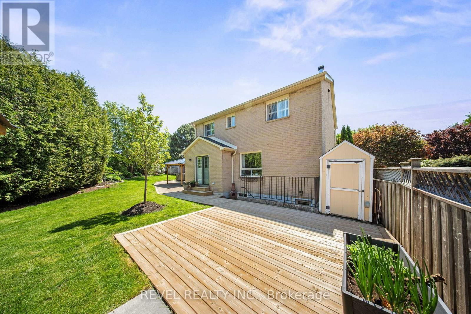 2 PATTERSON CRESCENT Image 46