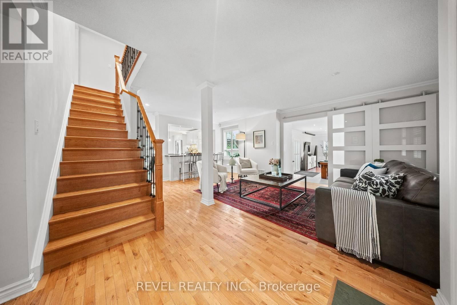 2 PATTERSON CRESCENT Image 6