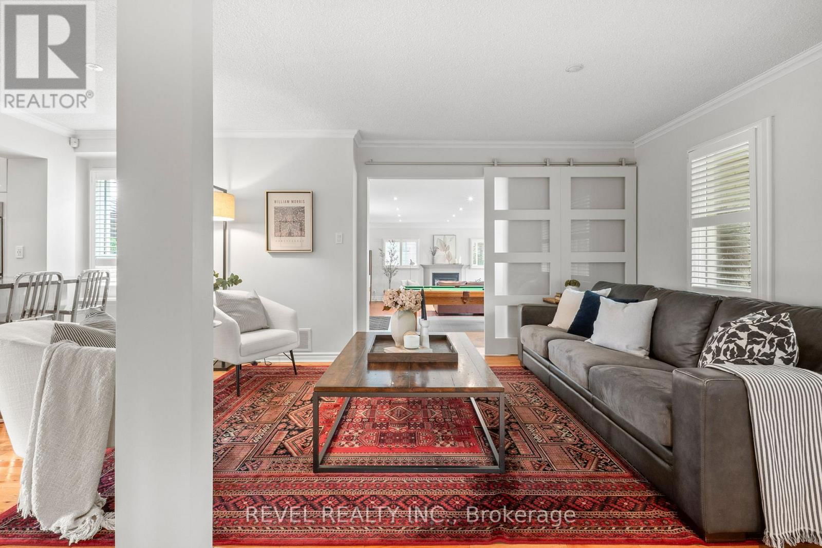2 PATTERSON CRESCENT Image 8