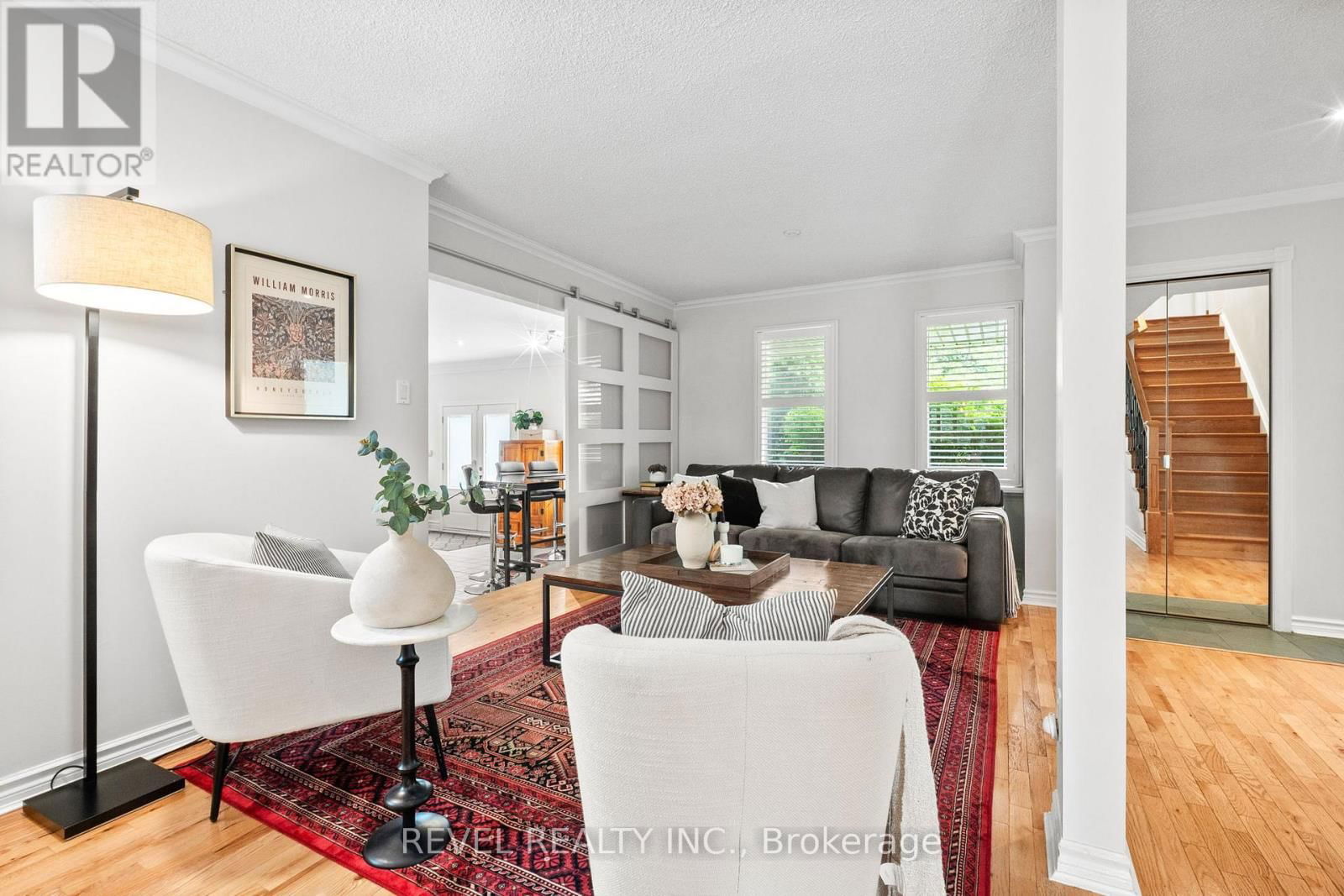2 PATTERSON CRESCENT Image 9
